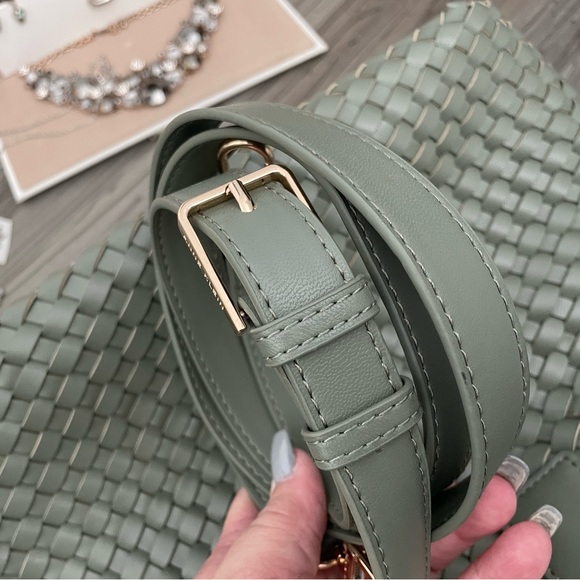 ✨🎁🎁Anne Klein Green Woven Tote Bag with Pouch✨NEW - Picture 7 of 14